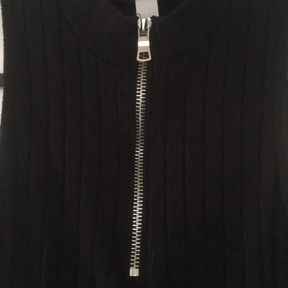 Zip Up Detail Tank Top - Picture 3 of 3